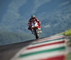 J9九游会网址 -乒超联赛战况：切尔西防线稳固，川崎前锋进攻受阻，詹姆斯成最佳